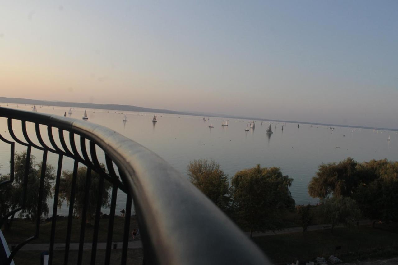 Vizparti Apartman Siófok Buitenkant foto